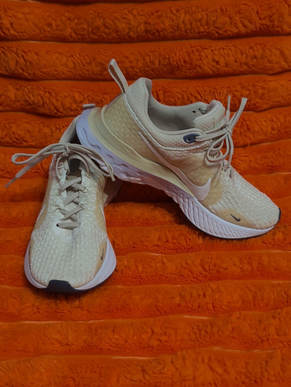 Nike Women’s React Infinity Run Flyknit 3 In Oat Color Size 7.5